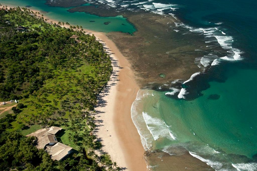 Vila Santa Mónica — vista aérea da Península de Maraú
